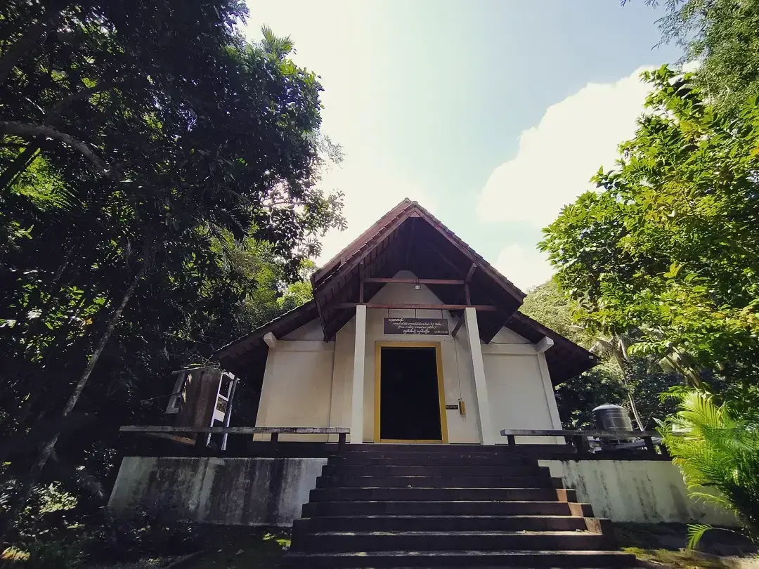 Wat Tham Pha Phueng Wat Tham Pha Phueng