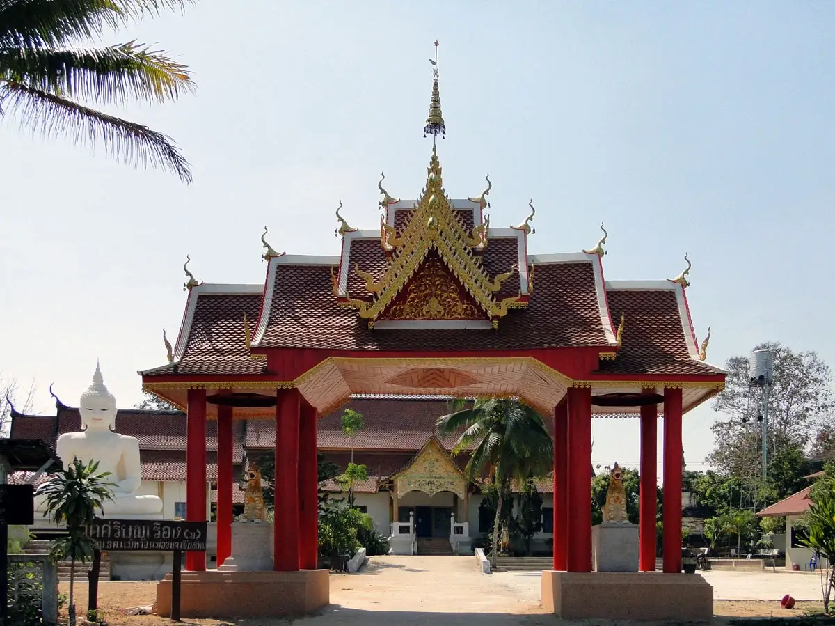 Wat Si Bun Rueang (Mae Tha) Wat Si Bun Rueang (Mae Tha)