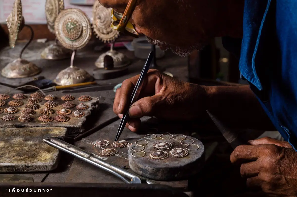 Khwao Sinarin Handicraft Village