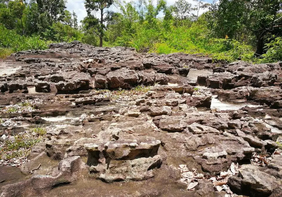 Pha Tham Phra