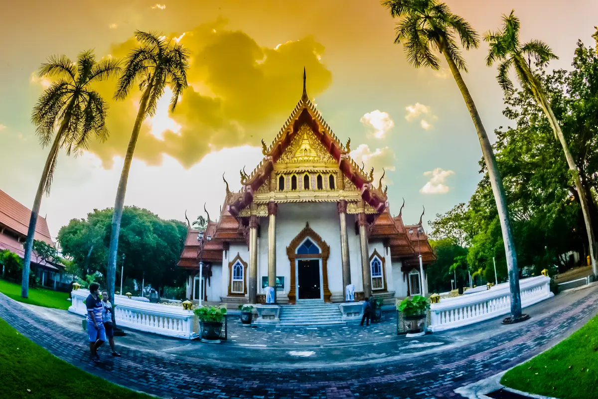 Wat Si Ubon Rattanaram, Ubon Ratchathani, revered Phra Kaew Butsarakham and ordination hall