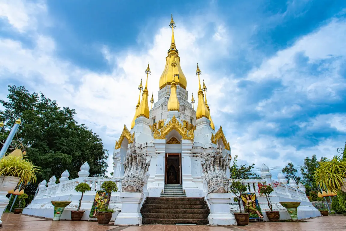 Wat Tham Khuha Sawan, Ubon Ratchathani, hillside temple overlooking the Mekong River