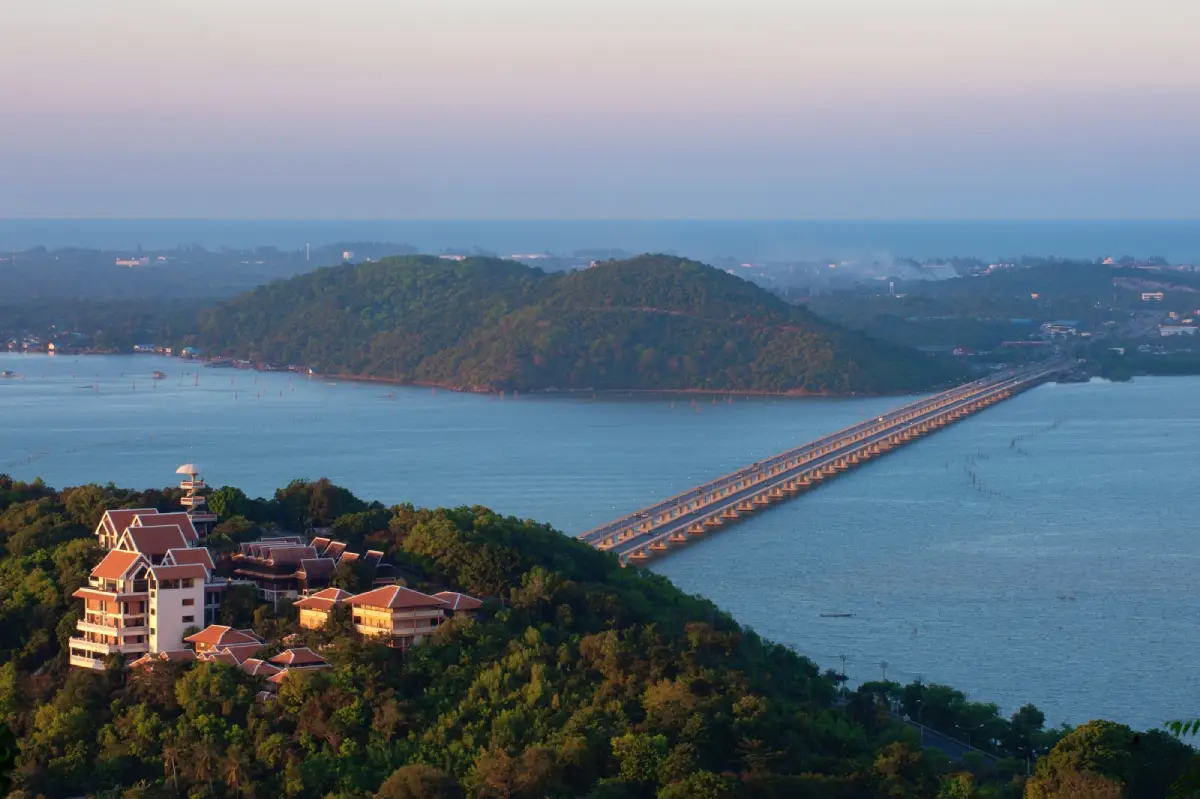 Tinsulanonda Bridge