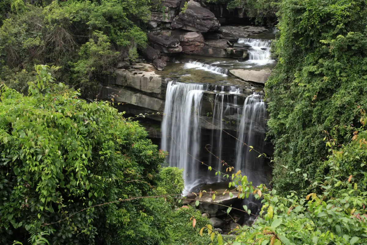 Thung Na Mueang Waterfall Thung Na Mueang Waterfall