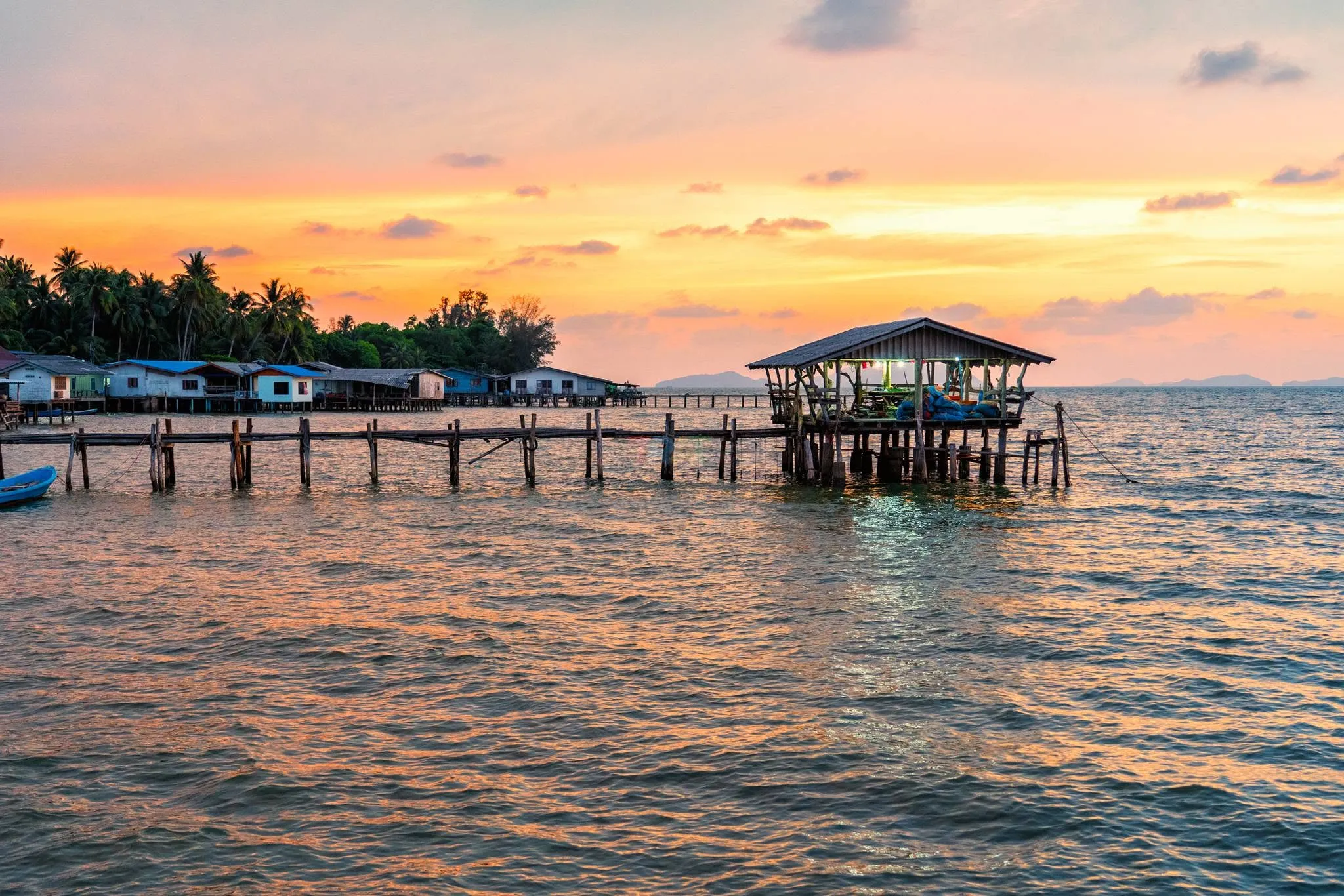 สะพานท่าเทียบเรือบ้านแหลมศอก สะพานท่าเทียบเรือบ้านแหลมศอก