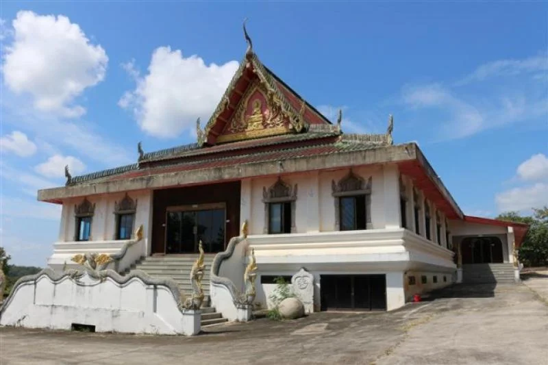 Wat Khao Suwan Banphot Amnat Charoen