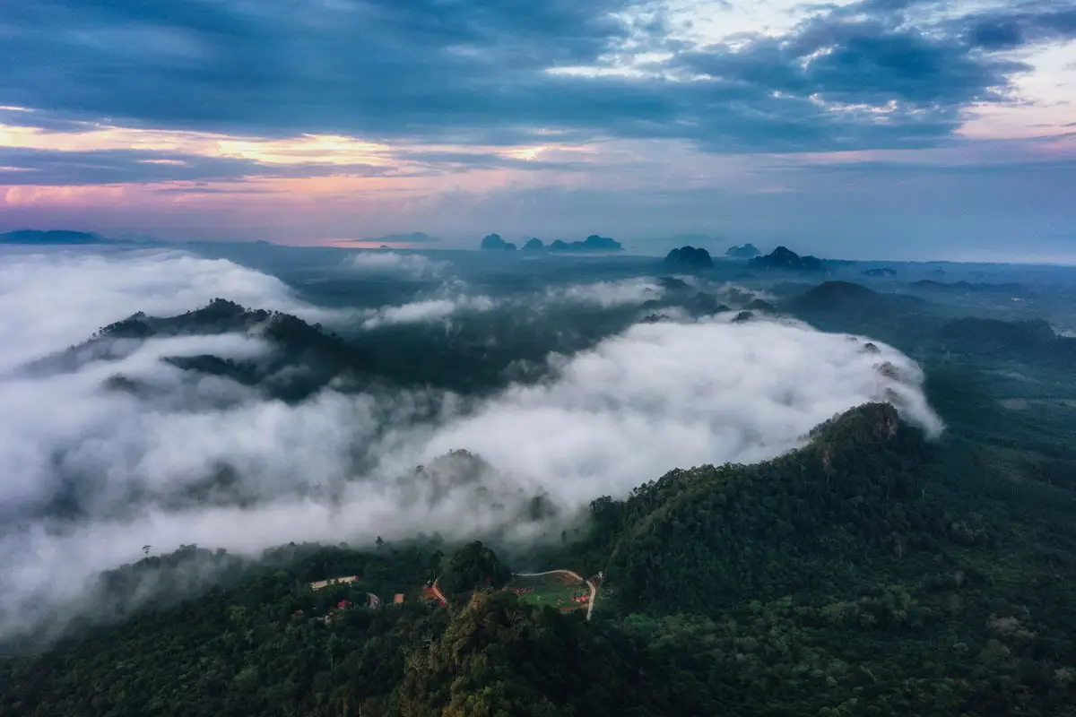 วังผาเมฆ จังหวัดตรัง จุดชมทะเลหมอกบนภูเขาบริเวณบ้านทุ่งหลวง อำเภอวังวิเศษ