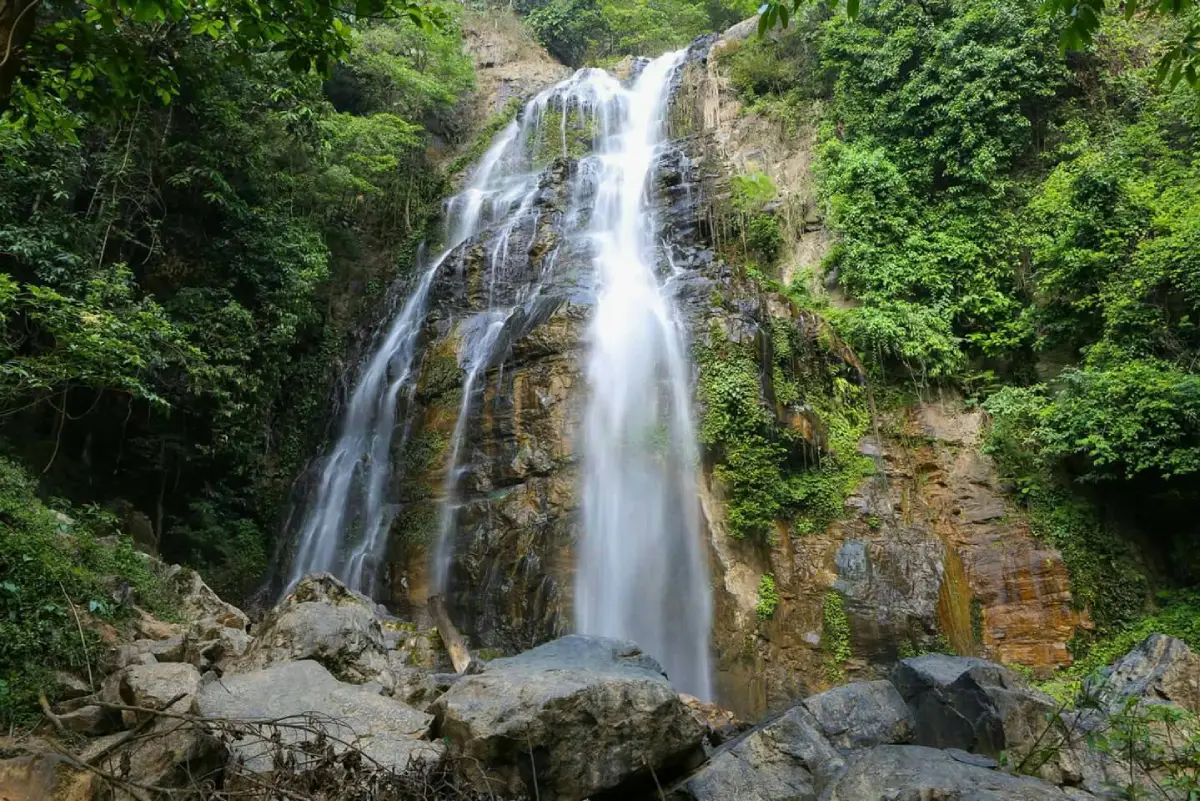 Chaloem Phra Kiat Rama IX Waterfall Chaloem Phra Kiat Rama IX Waterfall