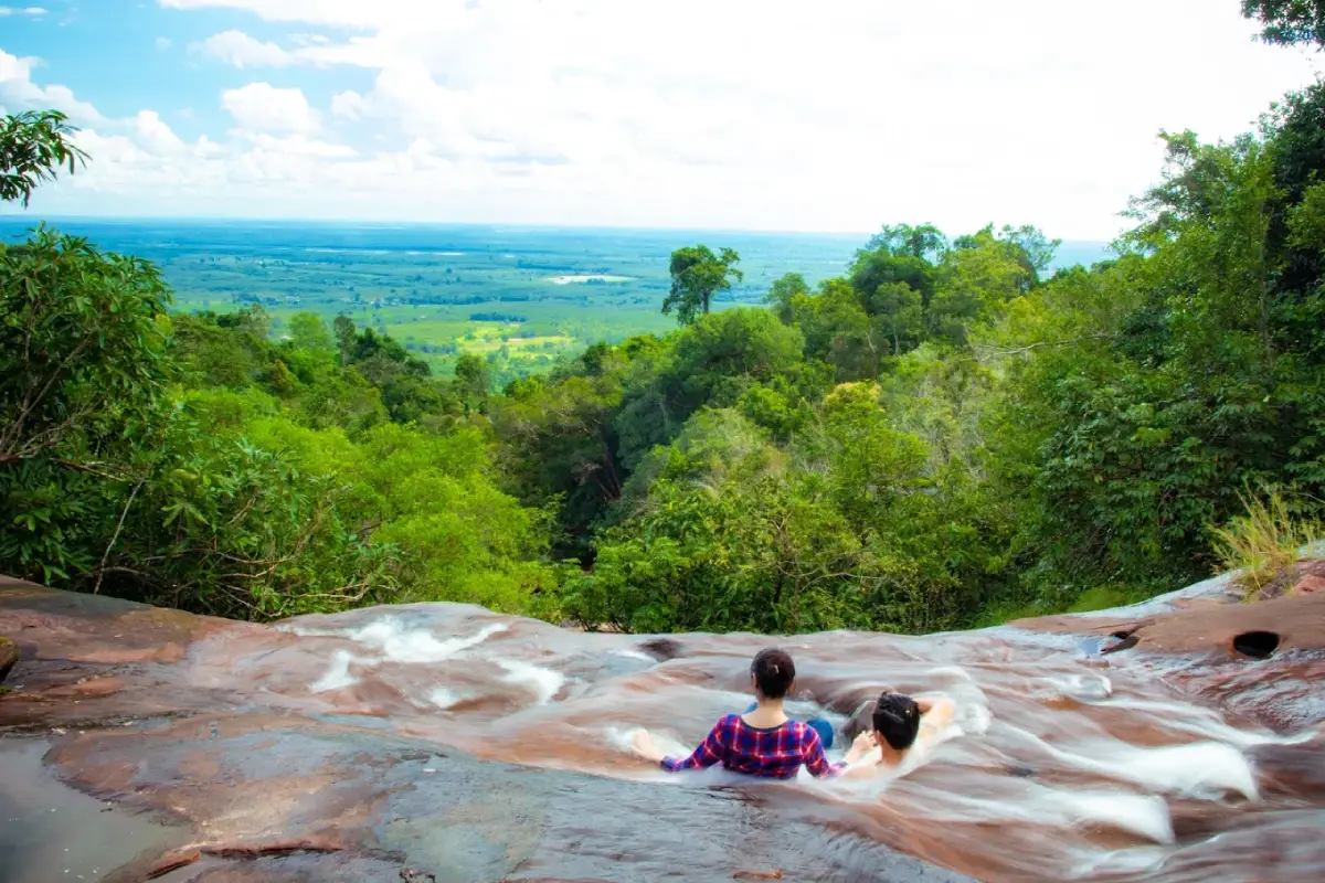 Tat Wimanthip Waterfall Bueng Kan