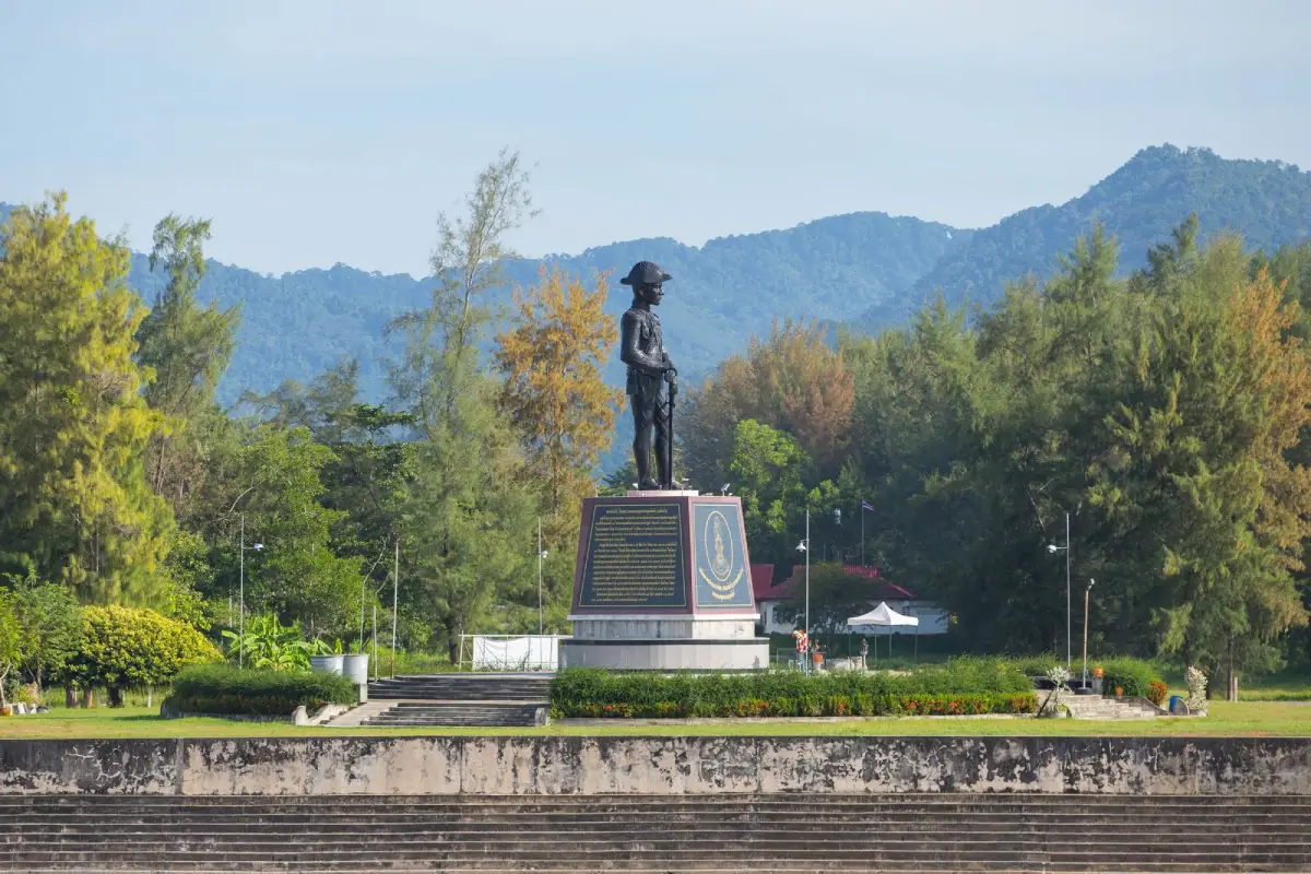 Krom Luang Shumporn Ket Udomsuk Monument