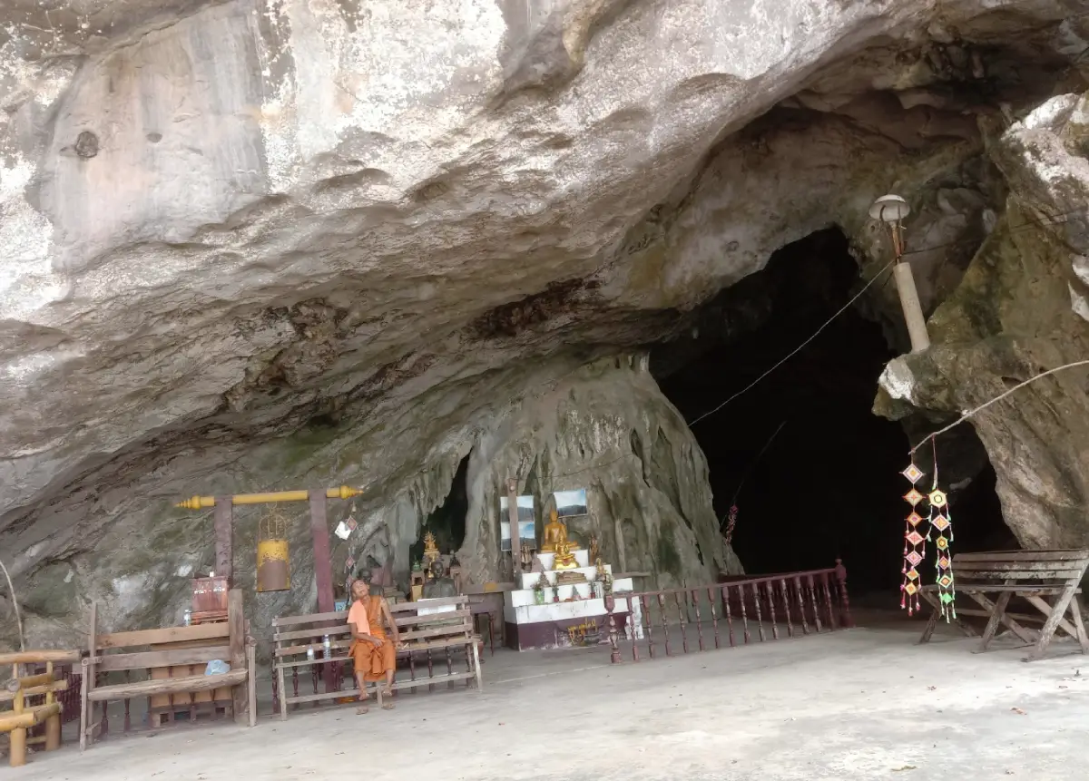 Wat Tham Pha Phung