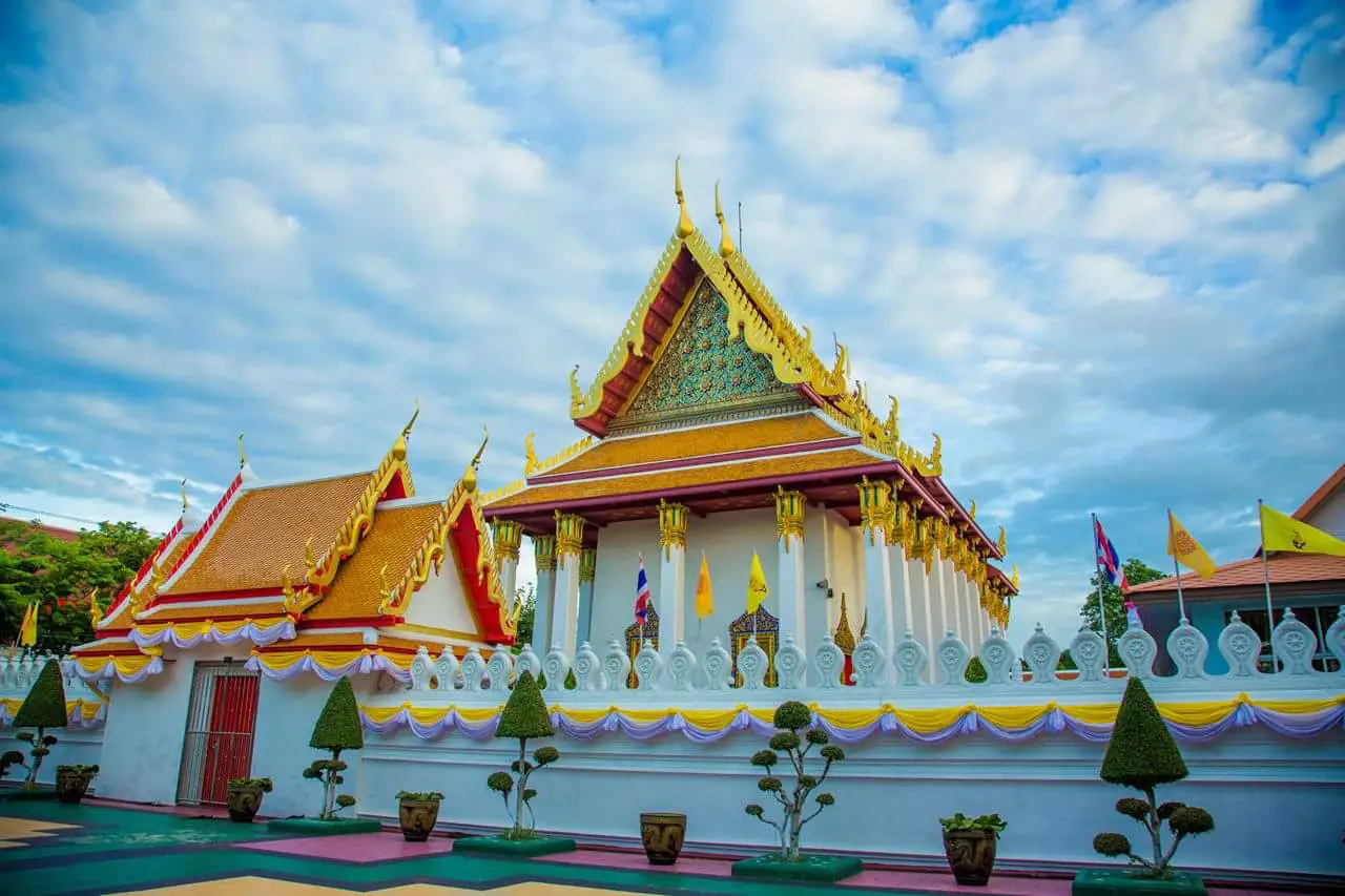 วัดดาวดึงษาราม พระอารามหลวงเก่าแก่ย่านบางยี่ขัน กรุงเทพมหานคร