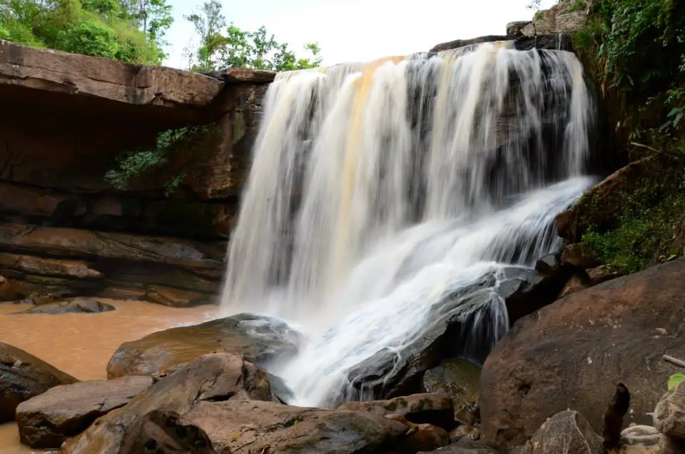 Pla Ba Waterfall (Tat San Waterfall) Pla Ba Waterfall (Tat San Waterfall)
