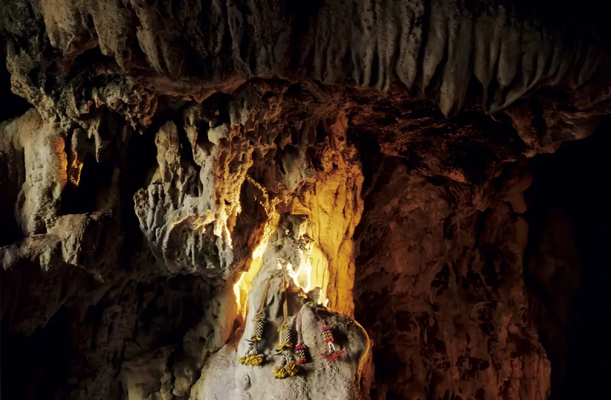 Potisat Cave (Kui Lin Muang Loei)
