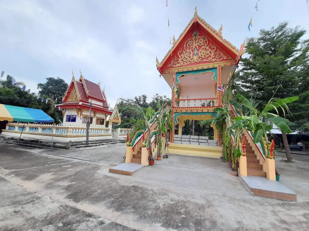 Wat Luang Pu Hin