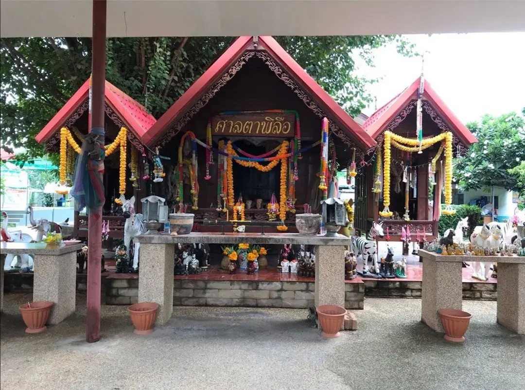 Pu Ta Khun Samran Shrine