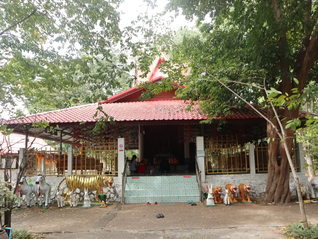 Don Luang Pu Joi