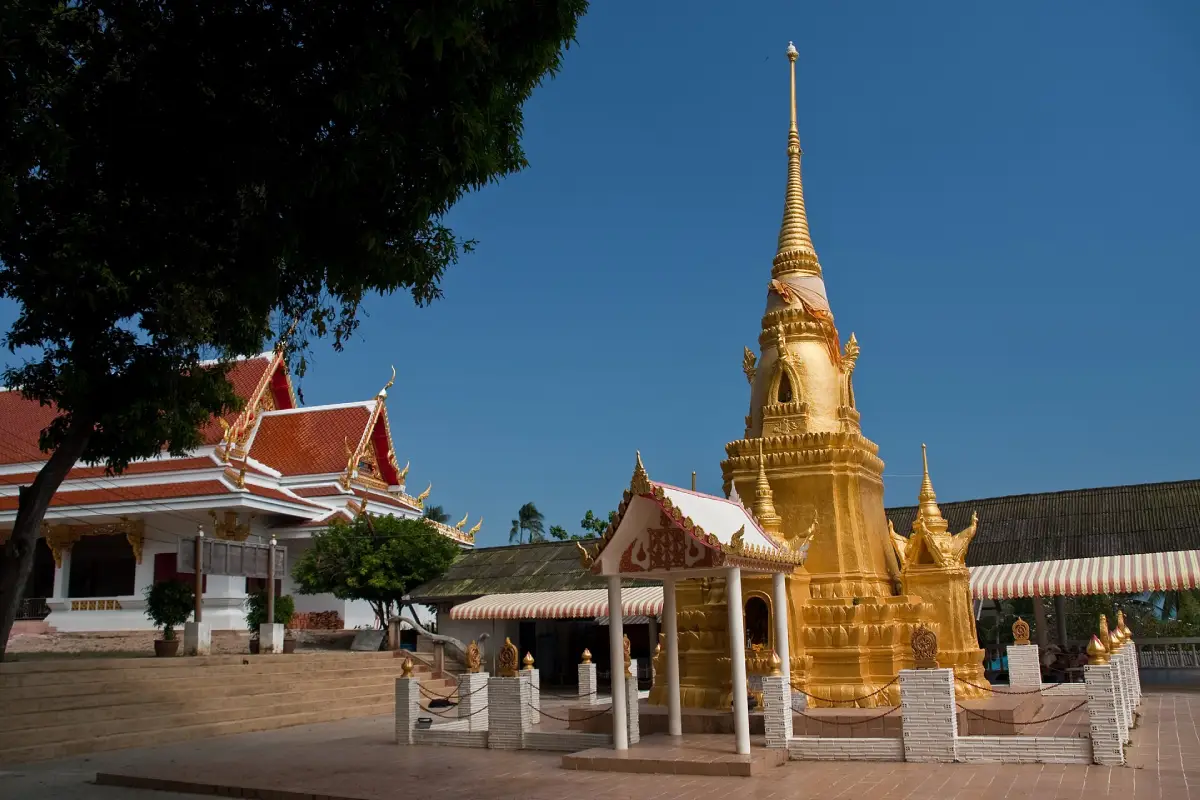 Phra That Hin Ngu (Phra That Sila Ngu) Phra That Hin Ngu (Phra That Sila Ngu)