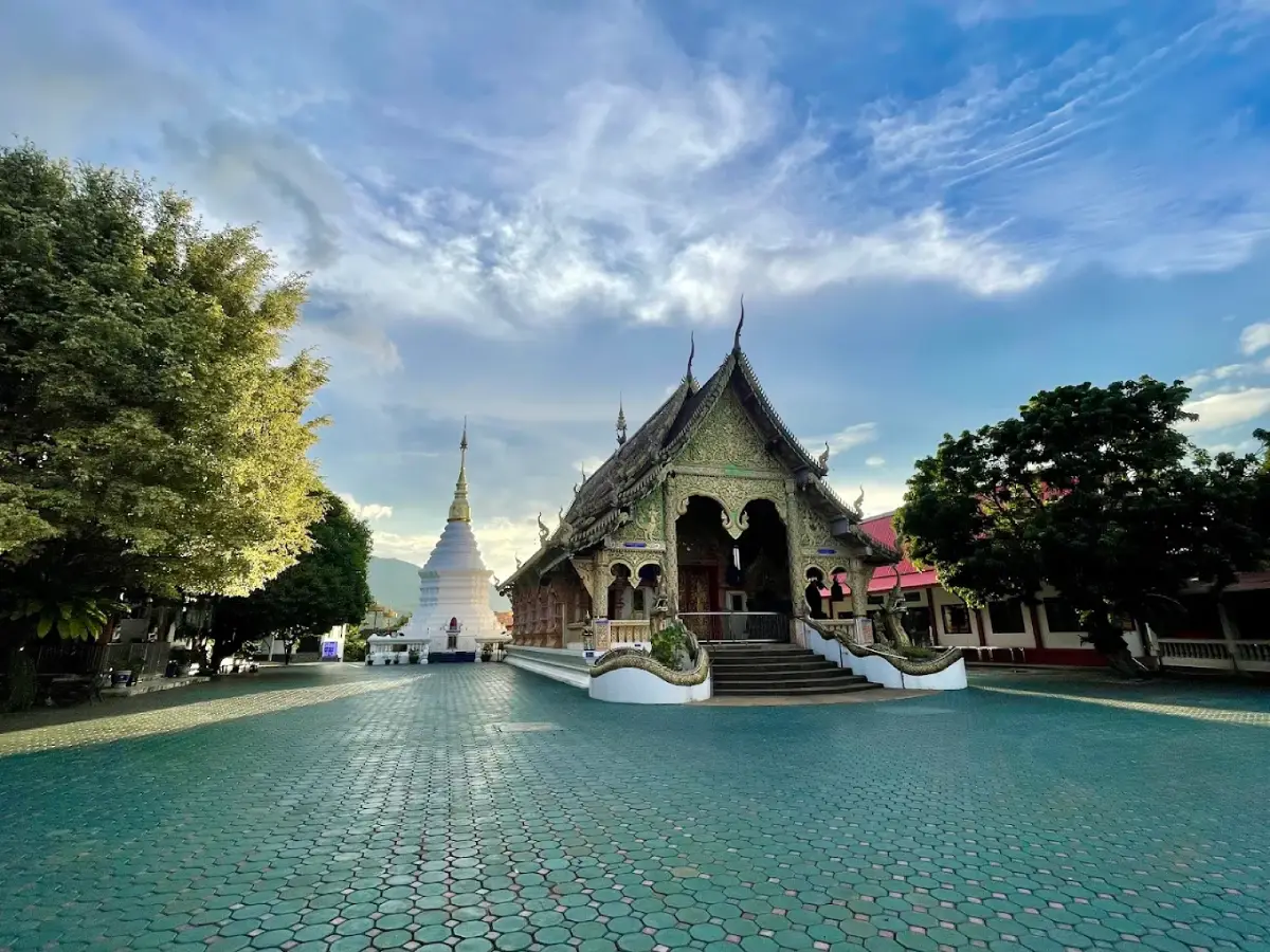 Wat Sawang Arom Wat Sawang Arom