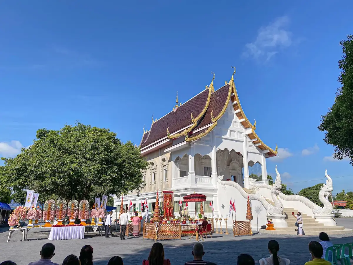 Wat Chokchai (Wat Pa Yang Ngam) Wat Chokchai (Wat Pa Yang Ngam)