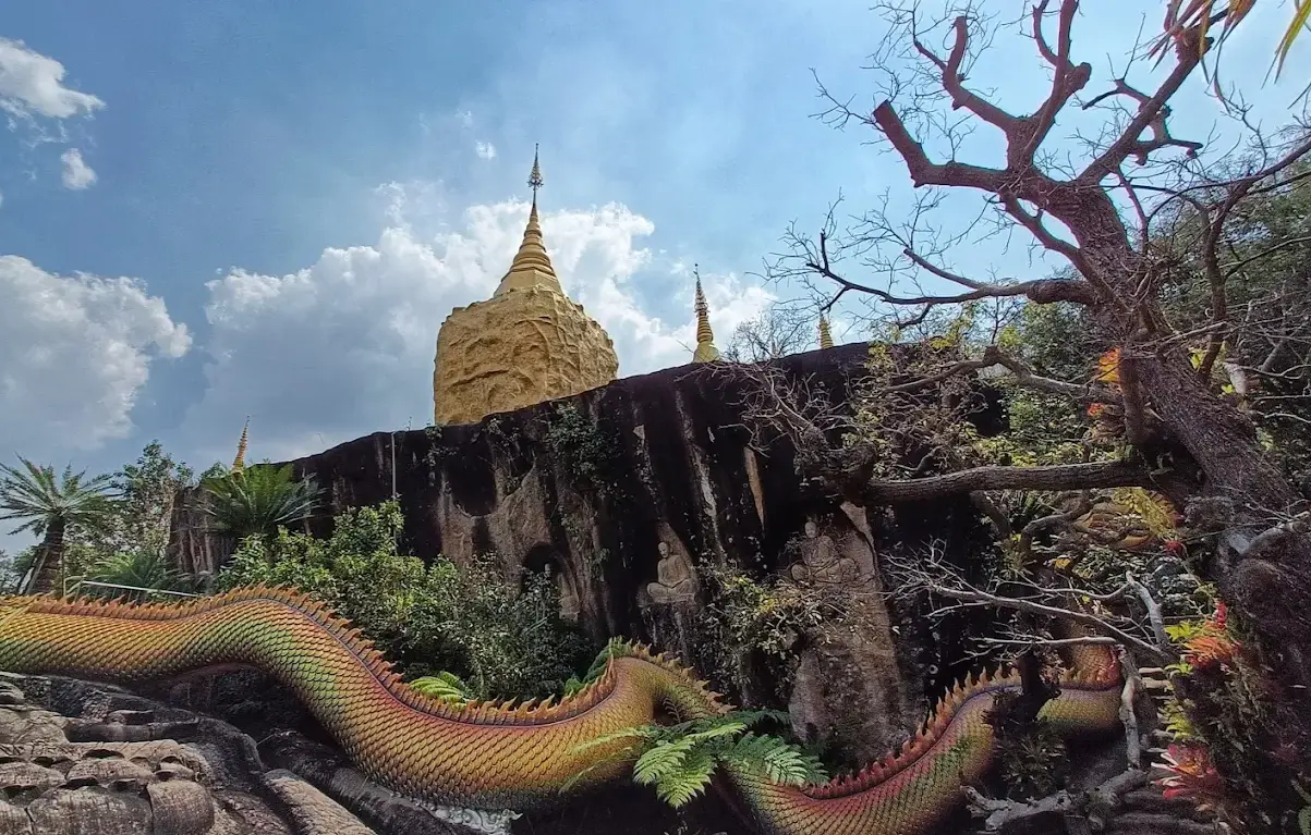 Wat Pa Pha Daen Wat Pa Pha Daen