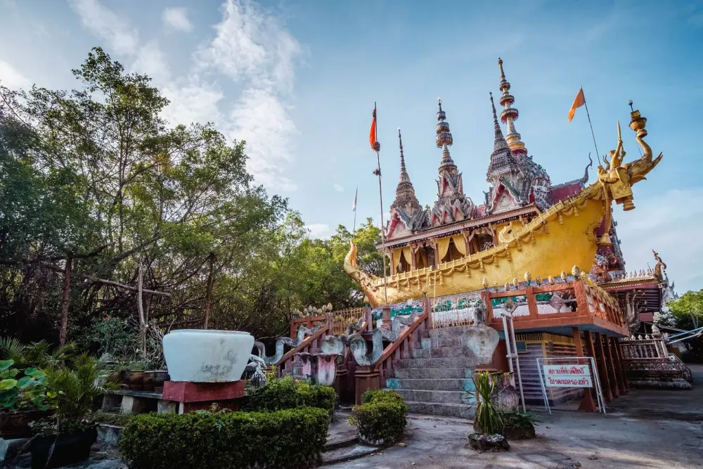 Wat Phra Phutthabat Phu Faet Wat Phra Phutthabat Phu Faet
