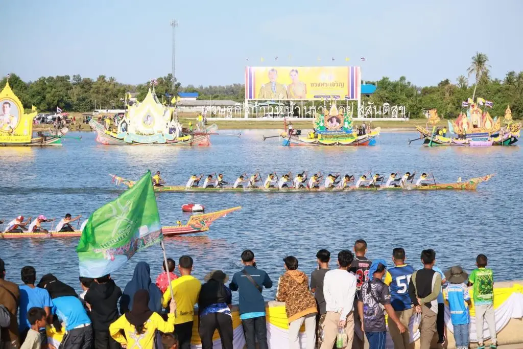 ประเพณีการแข่งเรือกอและด้วยฝีพาย ประเพณีการแข่งเรือกอและด้วยฝีพาย
