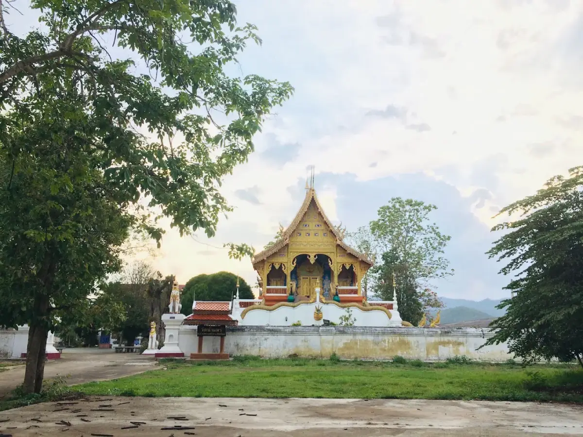 วัดน้ำแพร่ (พร้าว) วัดน้ำแพร่ (พร้าว)