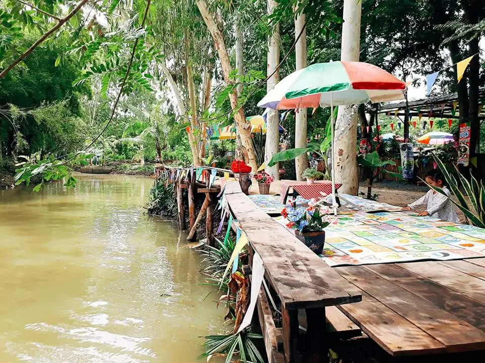 Ban Nam Cha Pier