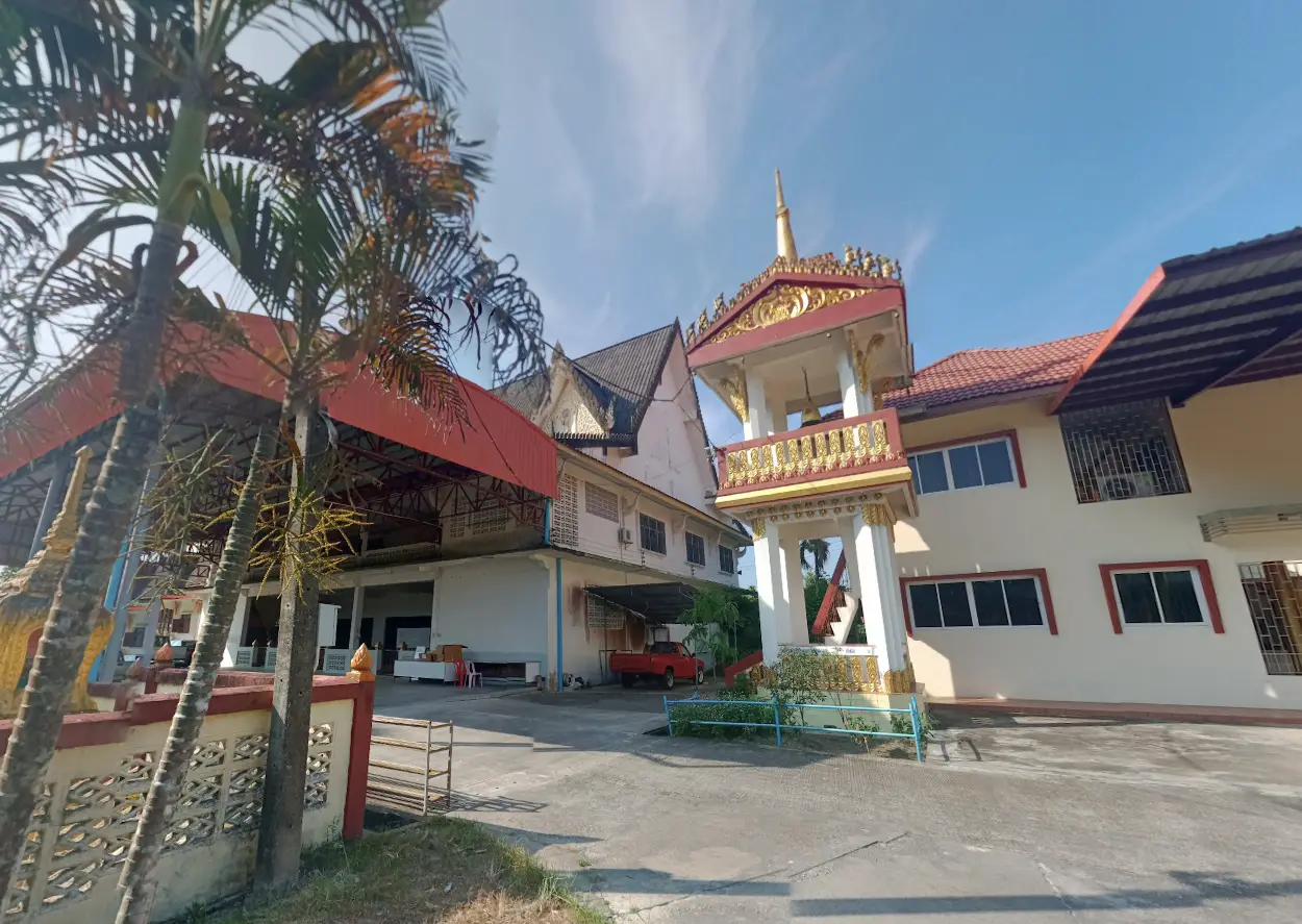 Wat Thong Dee Pracharam (Wat Than Daeng) Wat Thong Dee Pracharam (Wat Than Daeng)
