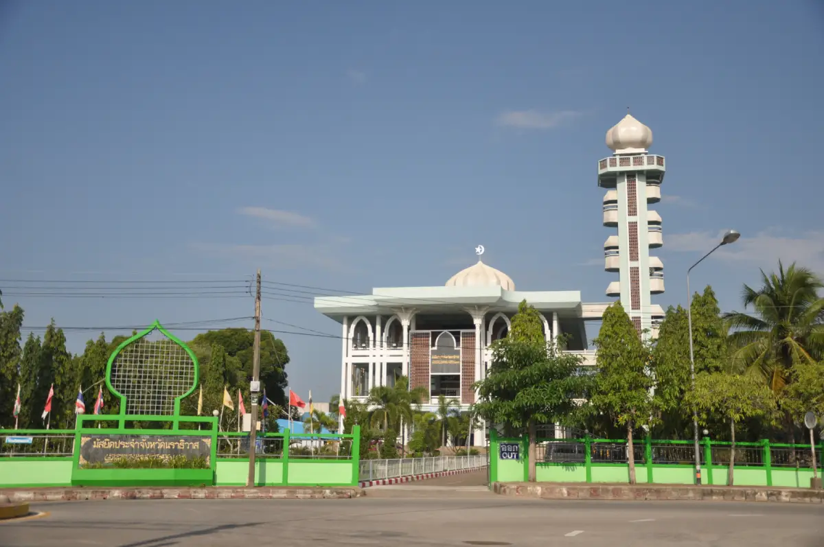 มัสยิดกลางแห่งใหม่จังหวัดนราธิวาส อาคารโดมและหออะซาน