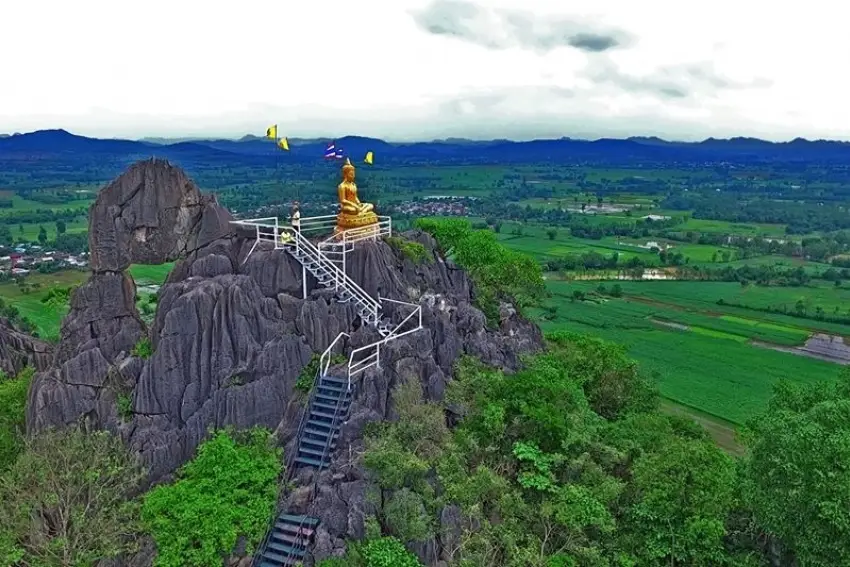 Tham Pha Cho Cave Nong Bua Lamphu