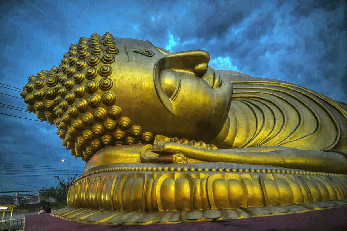 Wat Phra Non (Wat Phuttasaiyat)