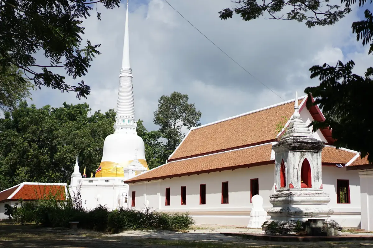 Wat Phra Borommathat Chedi Khian Bang Kaeo, Phatthalung