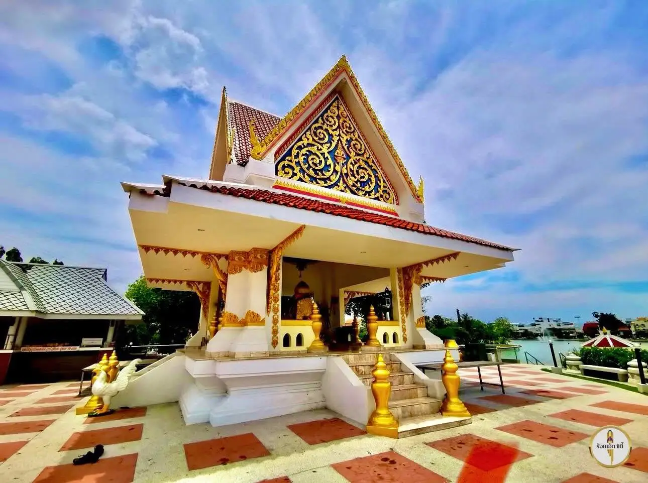 Roi Et City Pillar Shrine, also known as Chao Pho Mahesak Shrine