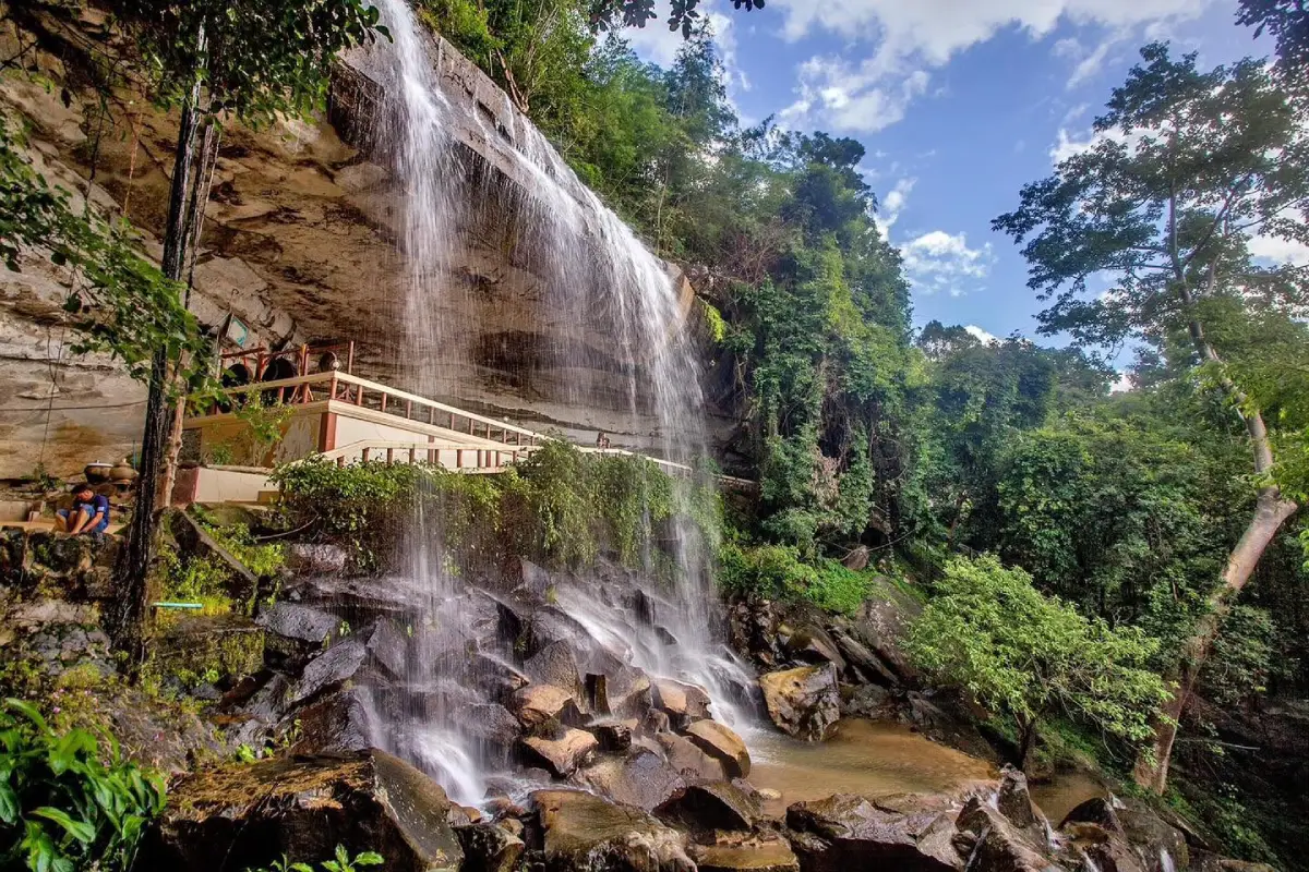 Tham Soda Waterfall