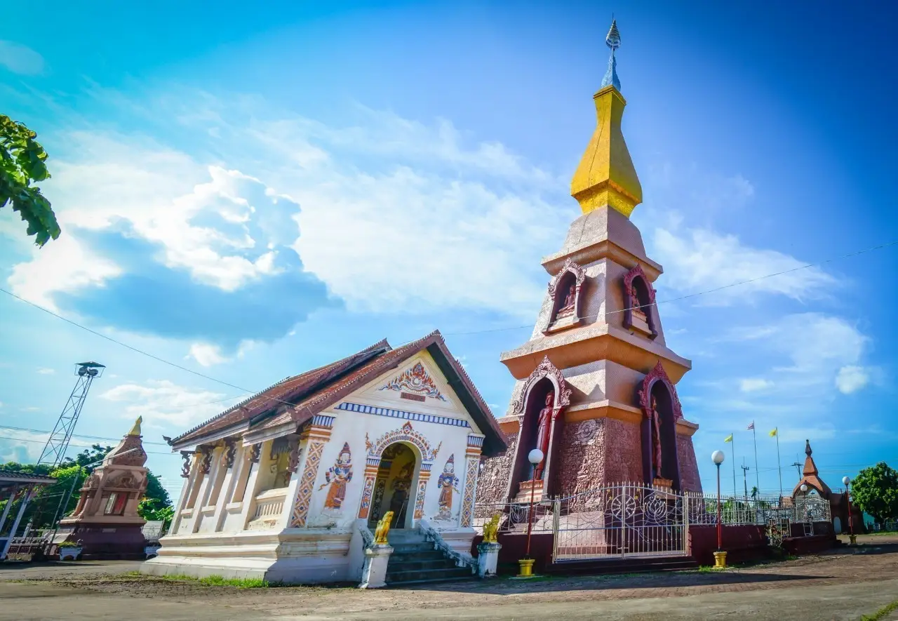 Phra That Si Mongkhon in Waritchaphum Sakon Nakhon