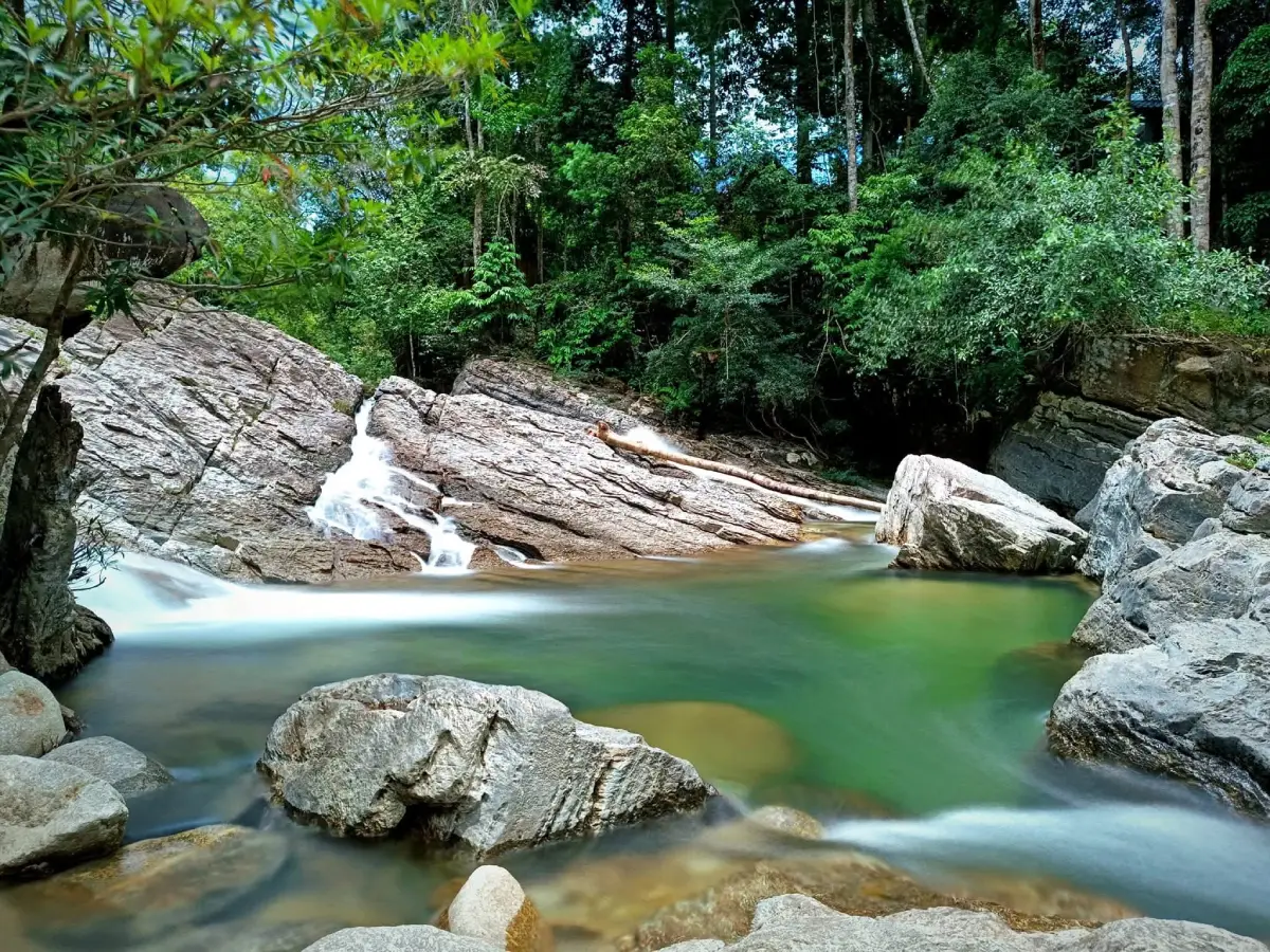 Ton Phrae Thong Waterfall, Phatthalung