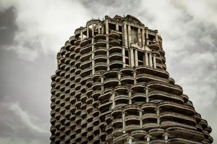 ตึกร้าง Sathorn Unique Ghost Tower