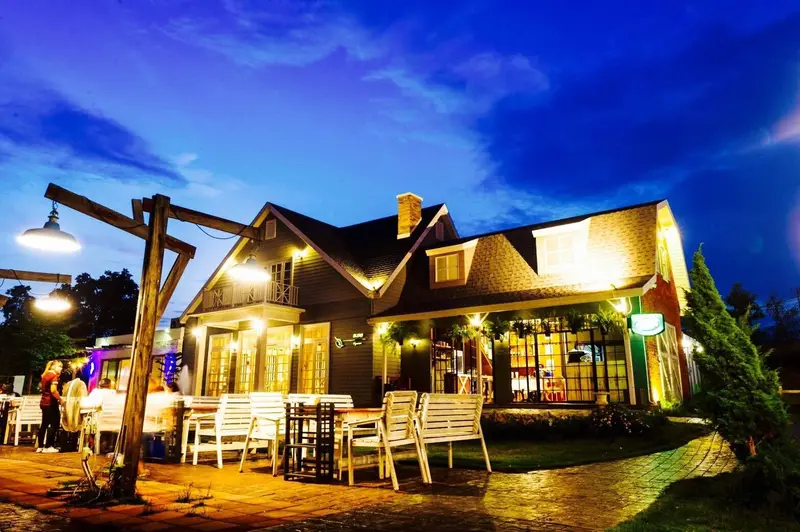 บ้านกลางฟาร์ม บ้านกลางฟาร์ม