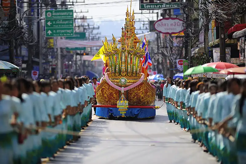 ประเพณีชักพระ