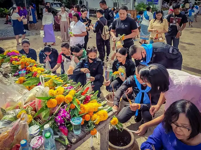 ประเพณีรับ-ส่งตายาย