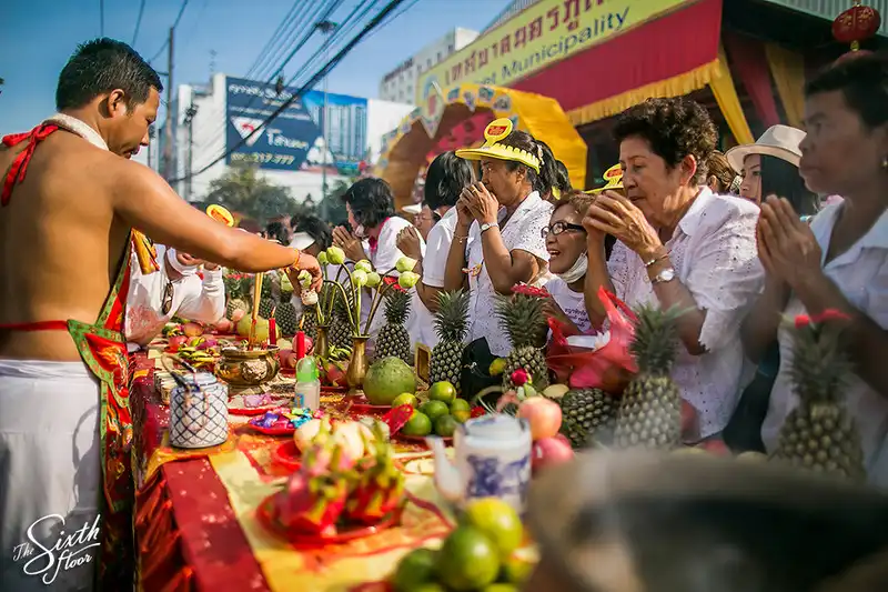 ประเพณีกินผัก
