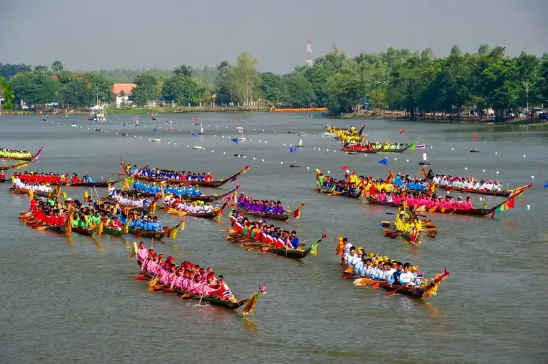 งานประเพณีแข่งขันเรือยาว งานประเพณีแข่งขันเรือยาว