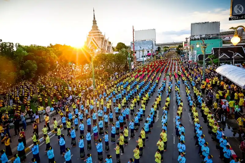 งานเทศกาลไหม และประเพณีผูกเสี่ยว งานเทศกาลไหม และประเพณีผูกเสี่ยว