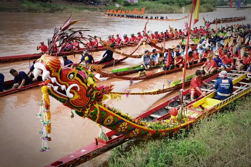ประเพณีแข่งเรือยาว