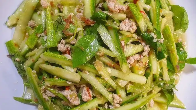 ส้าแตงกว่า หรือส้าบ่าแตง