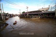 ตลาดน้ำยามเย็นอัมพวา