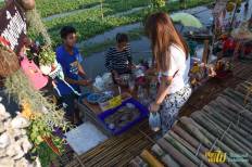 ตลาดน้ำสะพานโค้ง