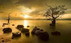 ช่องเขาขาด และหาดหินกลม